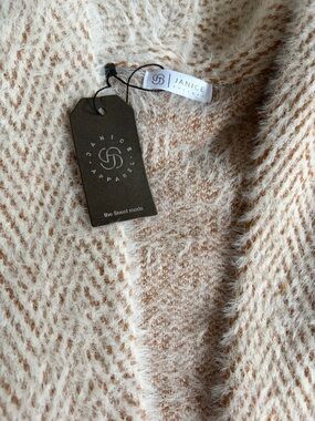 Janice Apparel Cream & Tan Fuzzy V-Neck Jacket